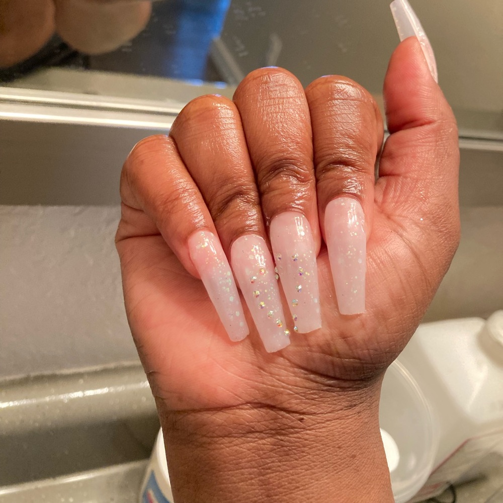Custom made press on nails